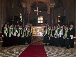 La Corale impegnata in Sant'Ambrogio a Milano